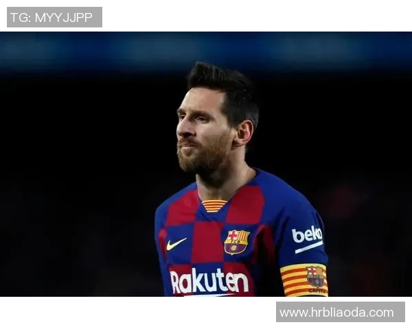 足球传奇人物解析：从梅西到C罗，他们如何塑造现代足球的辉煌与竞争